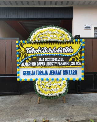 Papan Bunga Duka di Ganting Parak Gadang